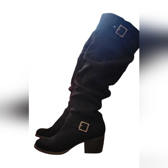 Madden Girl, ladies riding boots. Boots have flaash slouch style. Size 7.5 - Picture 3 of 9